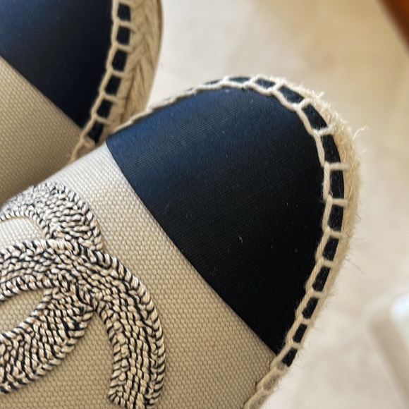 BRAND NEW Size 7 CHANEL Espadrilles in Beige and Black - Picture 12 of 12